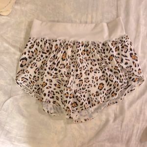 KENZIE LEOPARD PRINT SHORTS